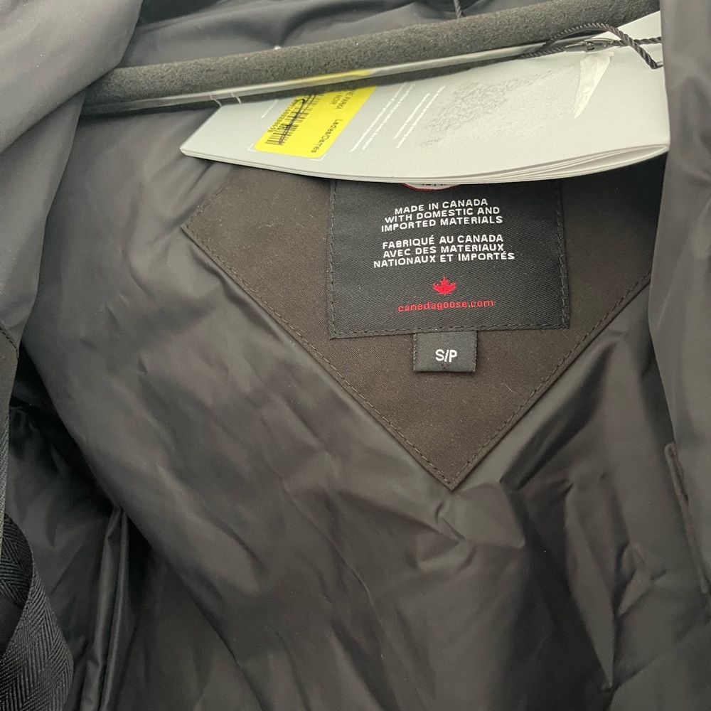 Canada Goose thigh length Shelburne Parka winter Jacket in size small - Picture 3 of 9
